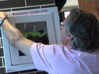 Le restaurant Mc Donald's Salvaza de Carcassonne s'est doté d'un défibrillateur !