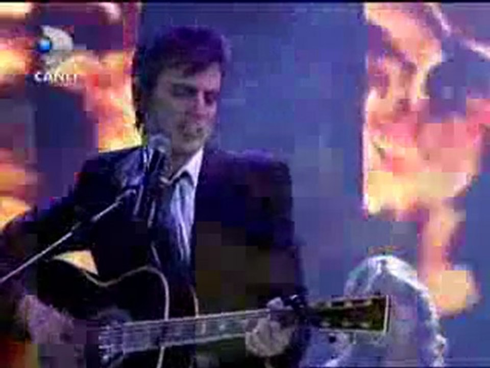 TEOMAN - Ask Kırıntıları (canlı performans)