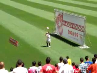 Presentacion Acosta en Sevilla FC (4-7-2008)
