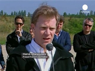 Regresan a casa los dos periodistas franceses...