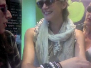 Message in a Bottle ou "Flo, Profite bien mais Reviens, nous, on craque!" : Direction le Népal