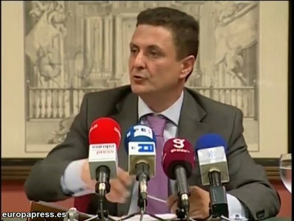 Reclama 2,7 millones por "perder" a sus hijos