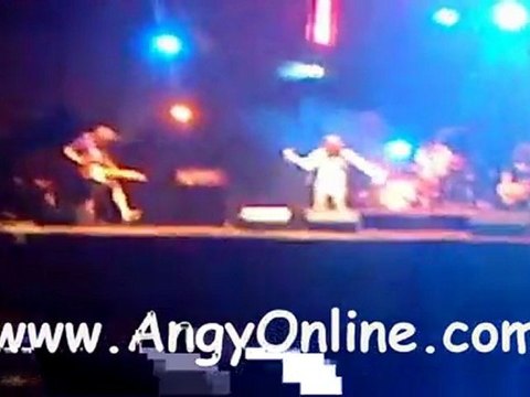 Angy cantando Lunática en Usera el (26/06/11)