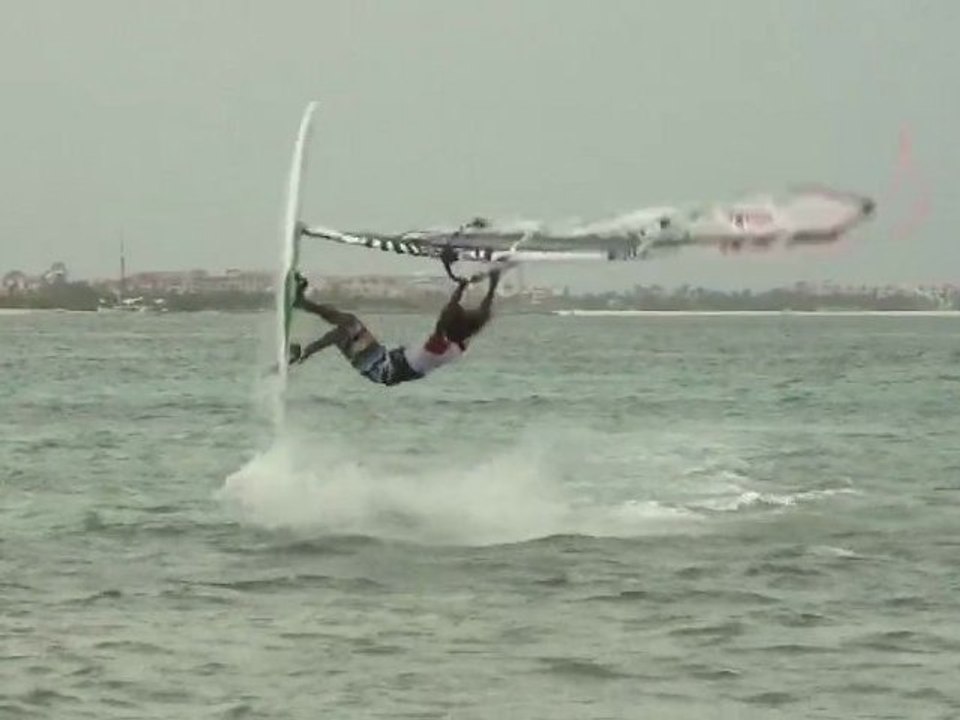 Windsurf Freestyle PWA Aruba 2011 : victoire de Steven Van Broeckhoven