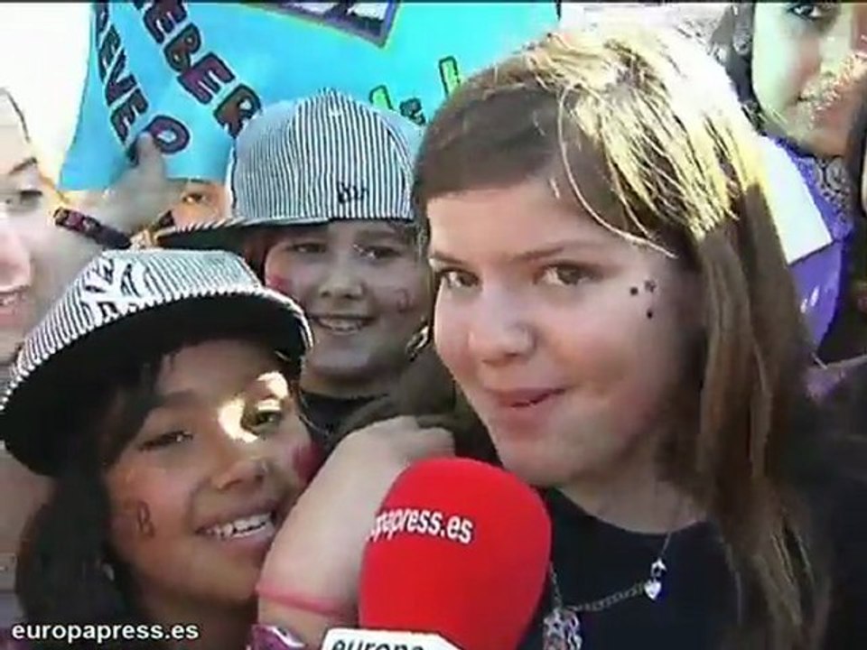 Largas colas para el concierto de Justin Bieber