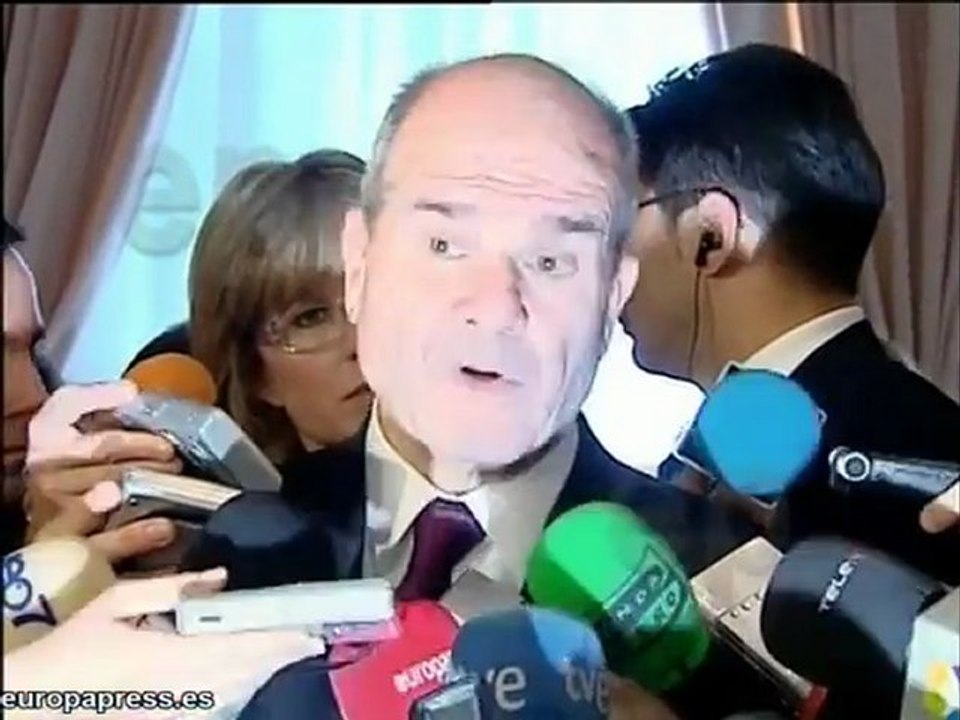 Chaves no se plantea dimitir y acusa a Arenas