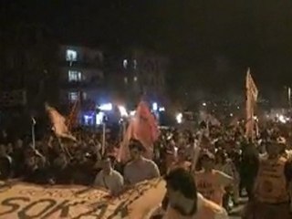 Binler "Tek Yol Sokak Tek Yol Devrim" Sloganıyla Yürüdü