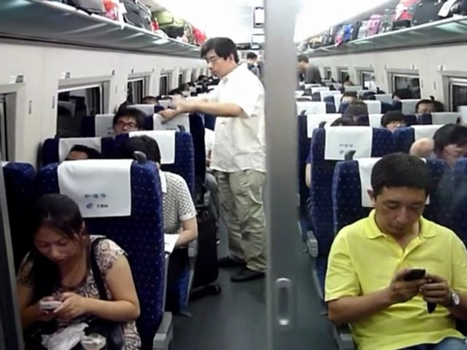 Beijing-Shanghai high-speed train makes debut