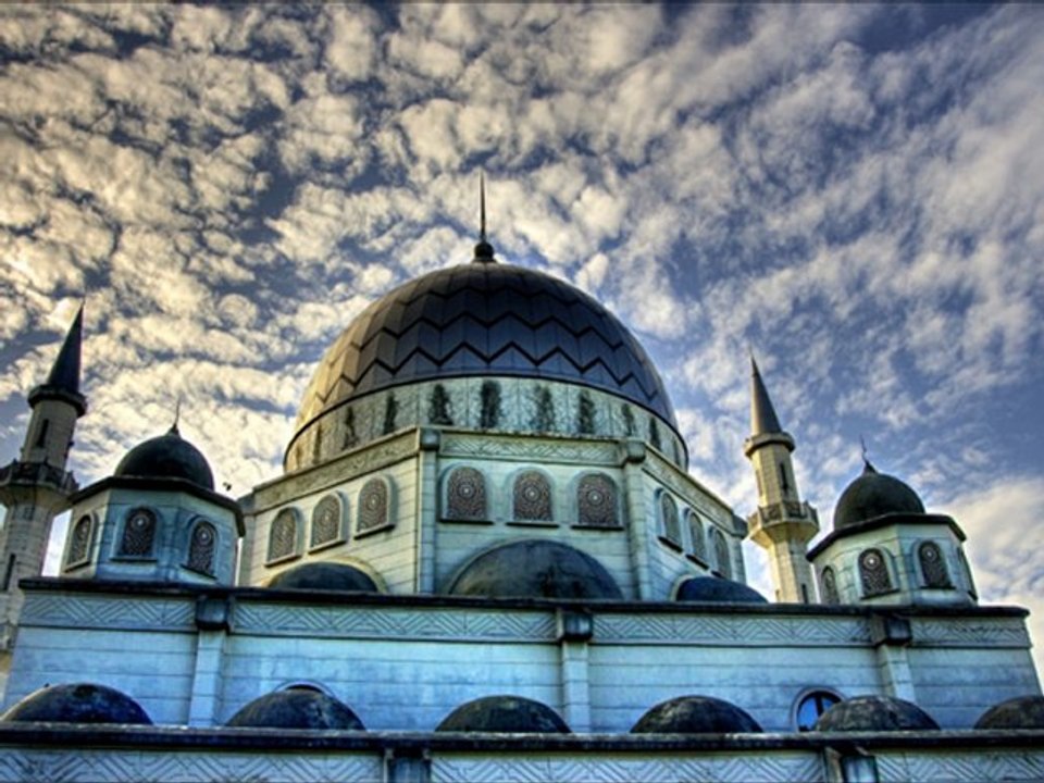 Namazda şehadet parmağını nasıl kaldırmalıyız? Fatih Kalender Hocaefendi