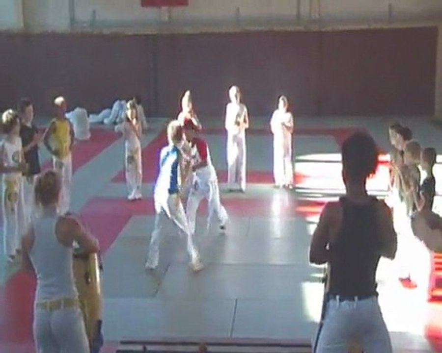 RODA CAPOEIRA COMBAT - ENFANT - ESTILO FAIXA part 1