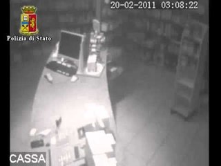 Ostia - Rapinatore abituale di farmacie e tabaccherie