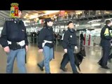 Roma - Controlli della polizia nella metro