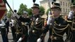 Claude GUÉANT auprès des élèves officiers de la police et de la gendarmerie pour la première sortie commune d'écoles de l'EOGN et de l'ENSOP