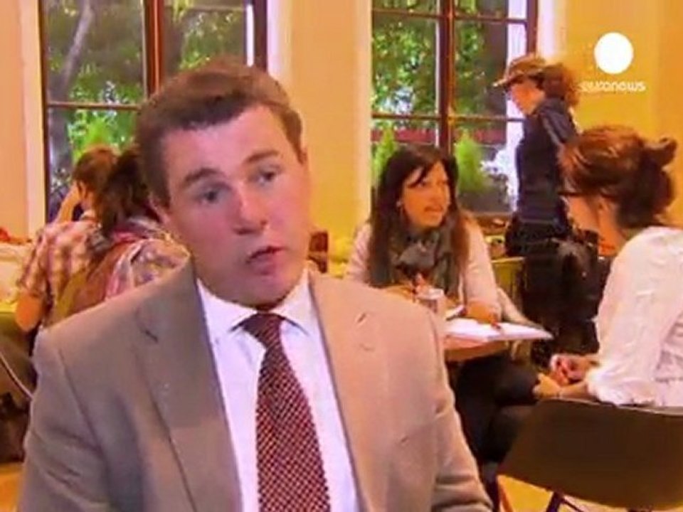 İngiltere ayakta