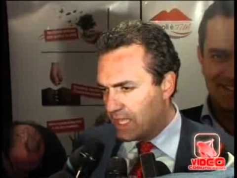 Napoli - De Magistris cammina da solo