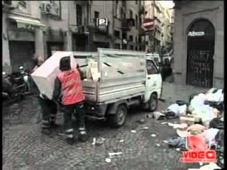 Napoli - Monnezza roghi e proteste