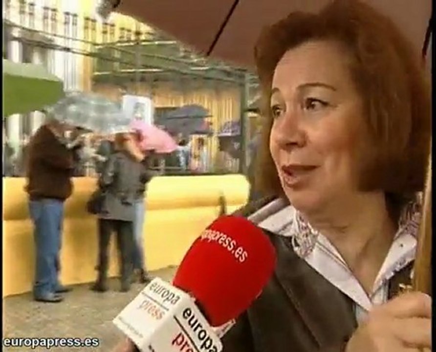 Sevillanos lamentan 'madrugá' sin procesiones