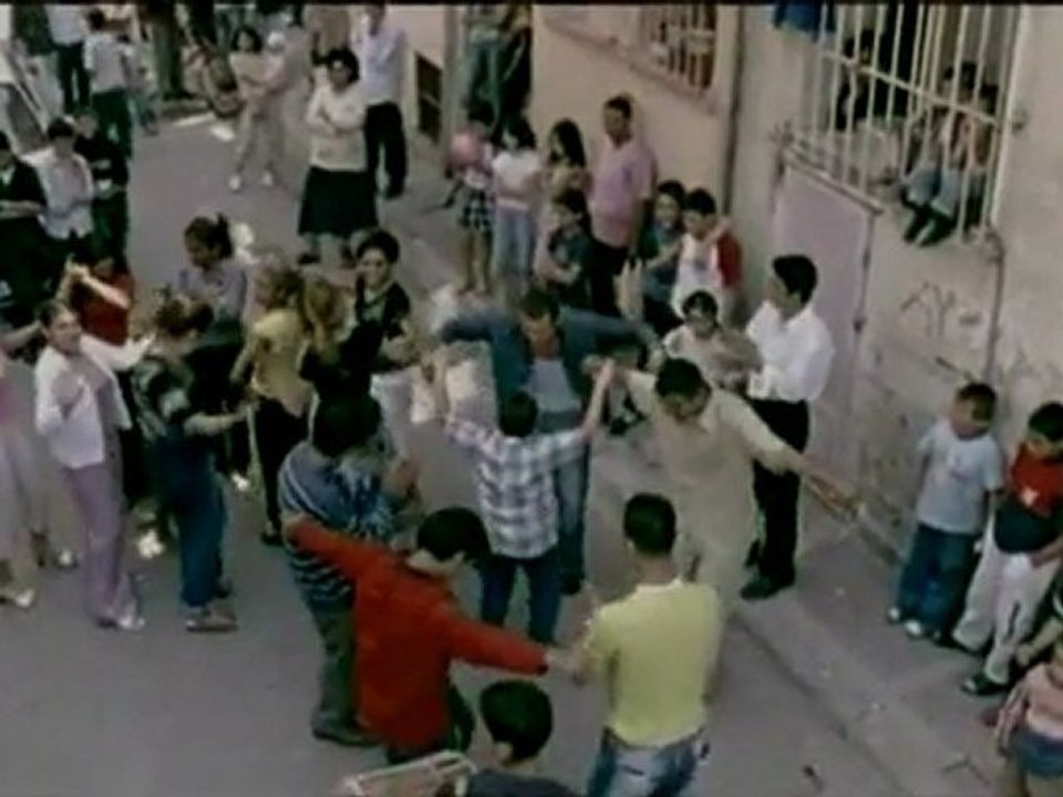 Gülşen - Ne Kara Kaşına ( Adı Aşk Sebebimin )