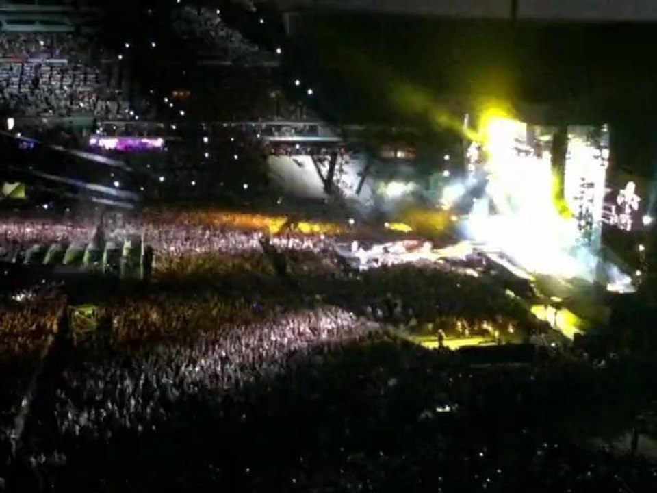 Black Eyed Peas - [LIVE] The Time (Dirty Bit) - Stade de France