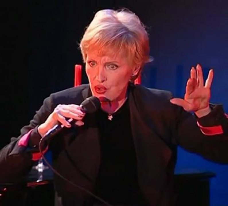 -Nicole Croisille (live 2002)- " Vivre pour vivre "