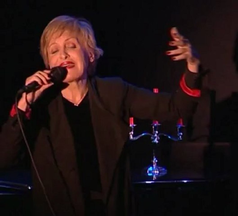 --Nicole Croisille (live-2002)-- ""La Chanson + Femme avec toi....""