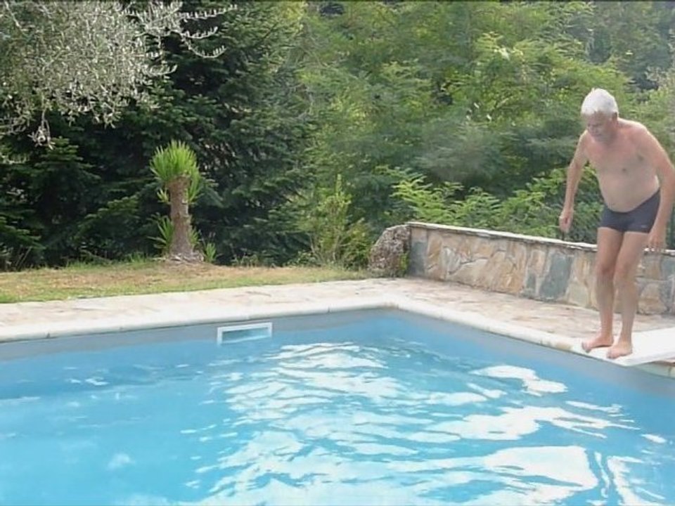 Au bord de la piscine