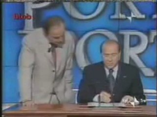 Berlusconi firma il contratto con gli italiani da Vespa