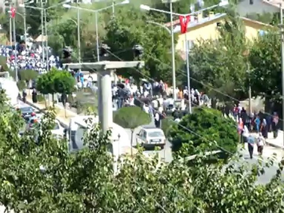 Erkenekli Şehit Polisimiz Gökhan KUZU'nun Cenazesinden Görüntüler(Salman TOPAL)
