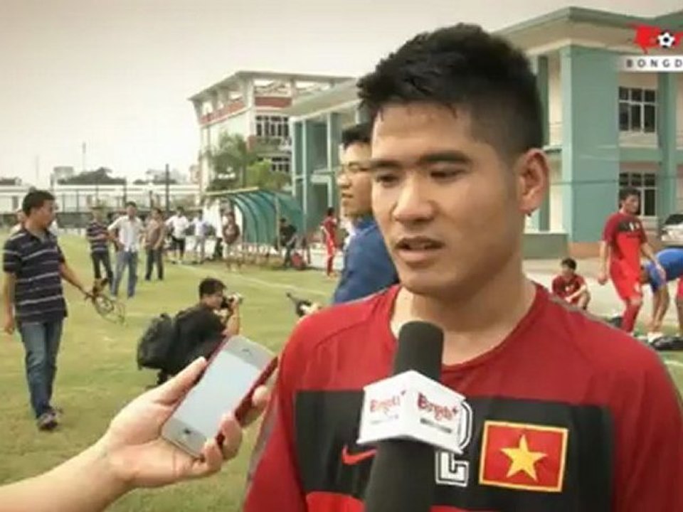 Bóng Đá + - VIDEO- Âu Văn Hoàn ghi điểm trong ngày ra mắt - Bong da