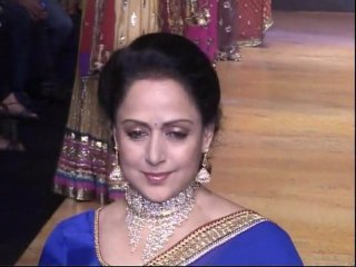 Hema Malini Awarded As The International Personality Of The Year - Bollywood News