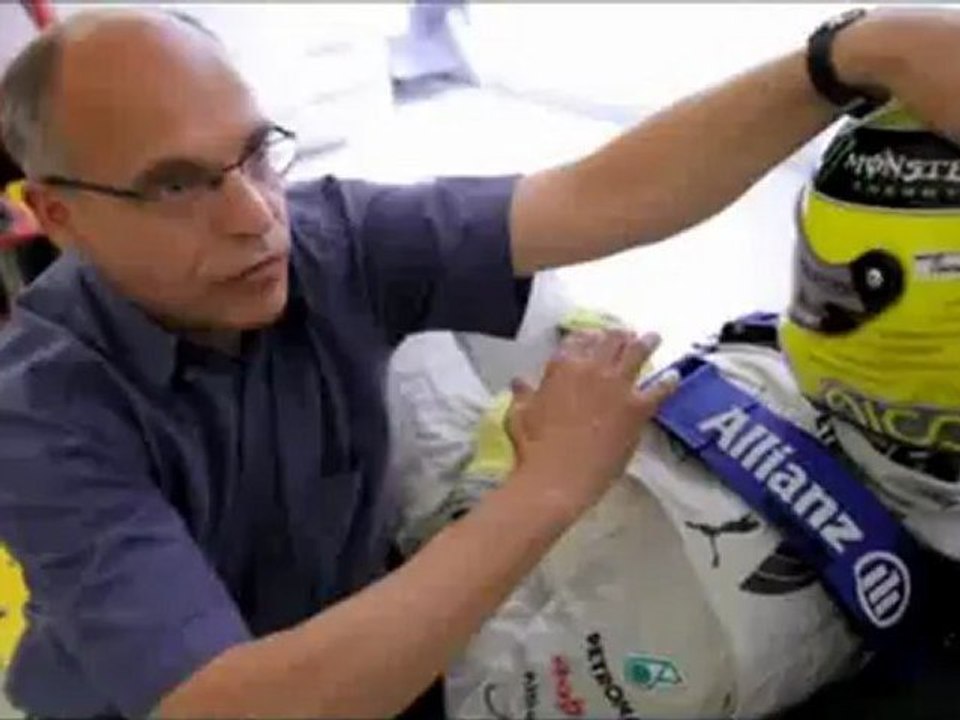 F1, GP Singapore 2012: Nico Rosberg spiega l’HANS