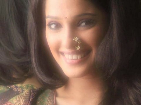 Birthday Wishes To Actress Priya Bapat - Rajshri Marathi Birthday Special