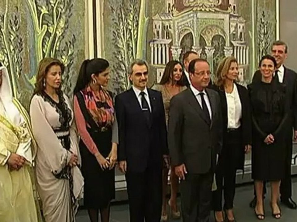 Hollande dénonce la "bêtise" des destructeurs de patrimoine