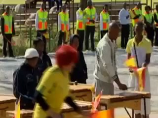 La selección española llega a Sudáfrica con jamón de contrabando