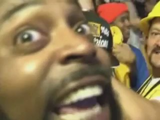 Miles de aficionados celebran la victoria de Los Lakers en Los Ángeles