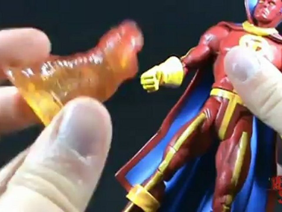 Toy Spot - DC Universe Classics Wave 1 Red Tornado figure