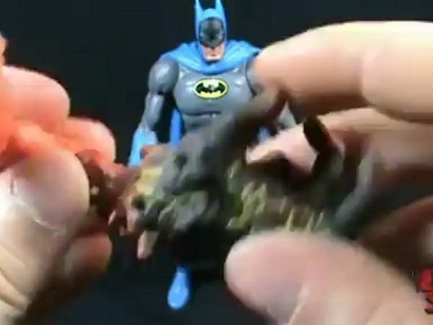 Toy Spot - DC Universe Classics Wave 1 Crime Stopper Batman