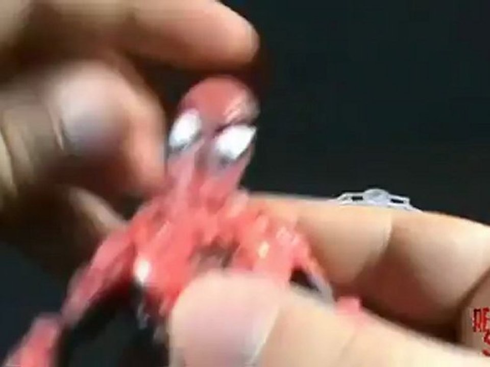 Toy Spot - Hasbro Spiderman 2008 Wall Sticking Web Spiderman figure