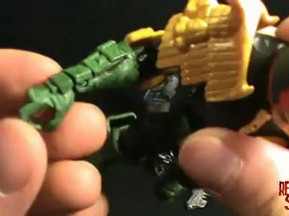 Toy Spot - Toybiz Legendary Comicbook Heroes: Pitt Series, Judge Dredd Figure