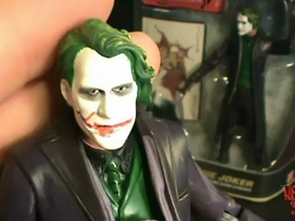 Toy Spot - The Dark Knight: Movie Masters Joker Figure