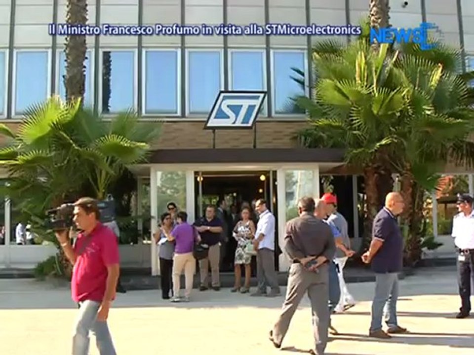 Il Ministro Francesco profumo In Visita Alla STMicroelectronics - News D1 Television TV