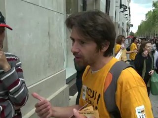 L214 - 18 09 2012 - Monoprix Champs Elysées