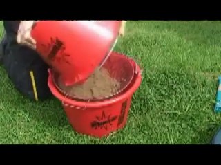 Mix groundbait the right way