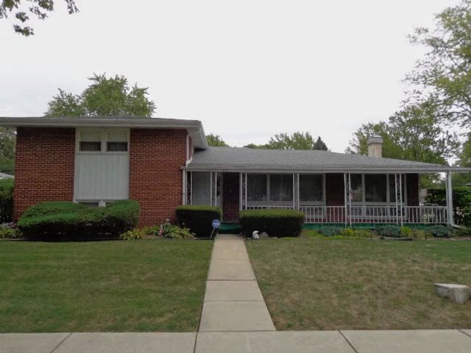415 Wilkins Dr. Des Plaines