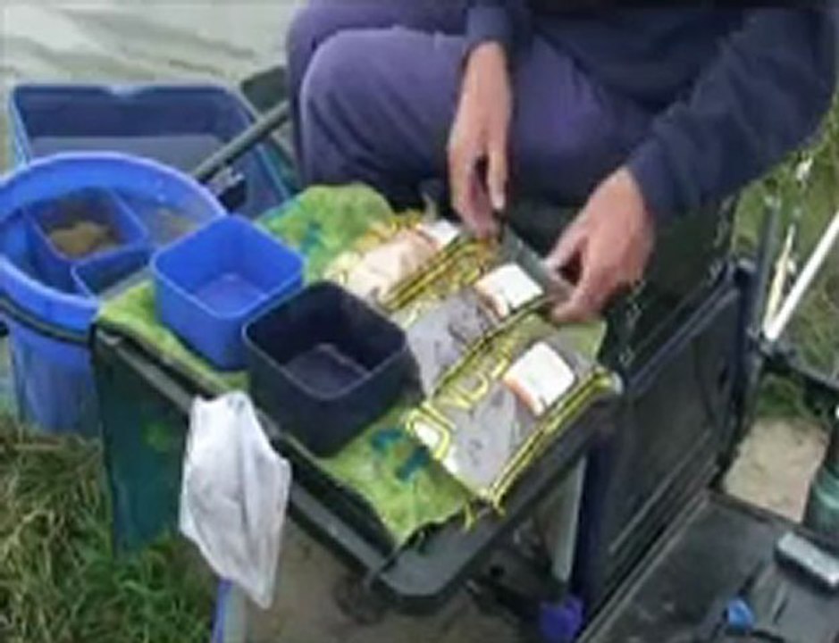 How to prepare your pellets when fishing for match carp.wmv
