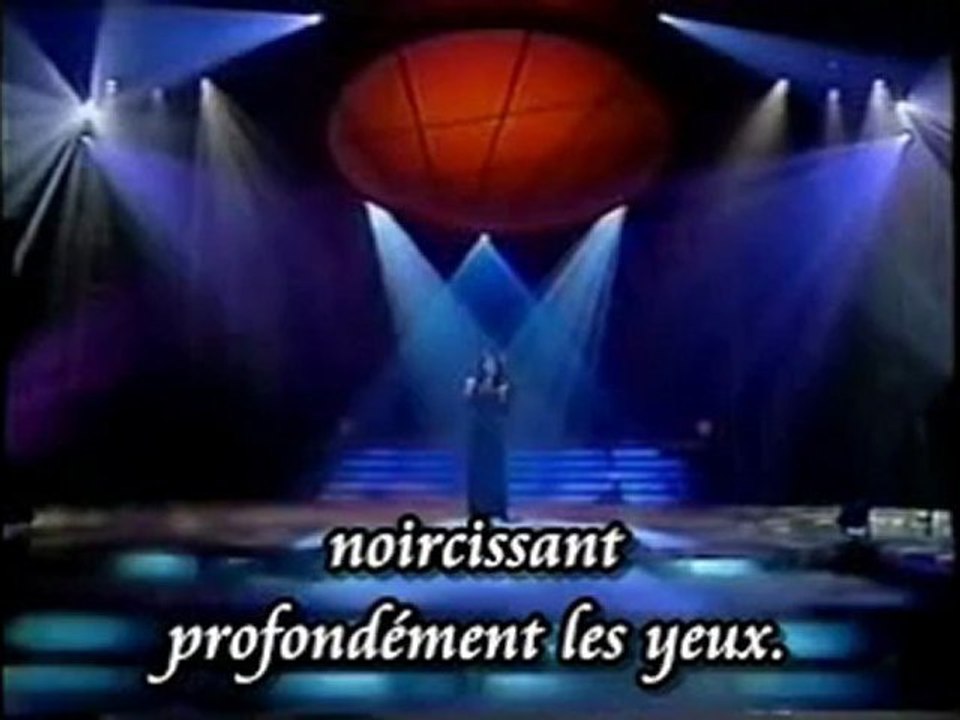 NuaHonThuongDau_Julie