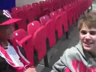 Justin Bieber Loves His Fans (tradução)
