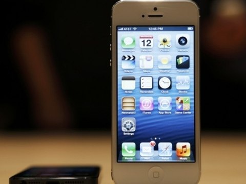 Consumers React to Apple's iPhone 5 Release