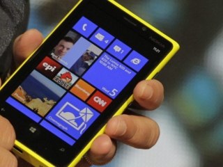 Microsoft And Nokia Unveil New Top End Lumia 920 Smartphone