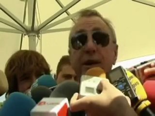 Cruyff: "si me necesitan me llaman y hablaremos"